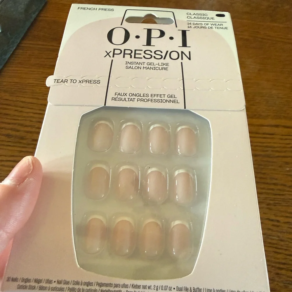 OPI xPRESS/ON Faux Nails – Nude Base with White Tips